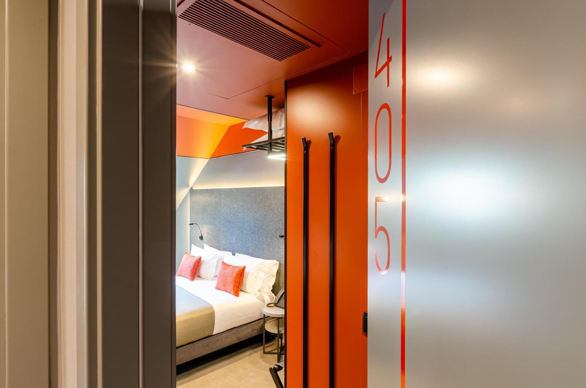 Lx Arch Hotel